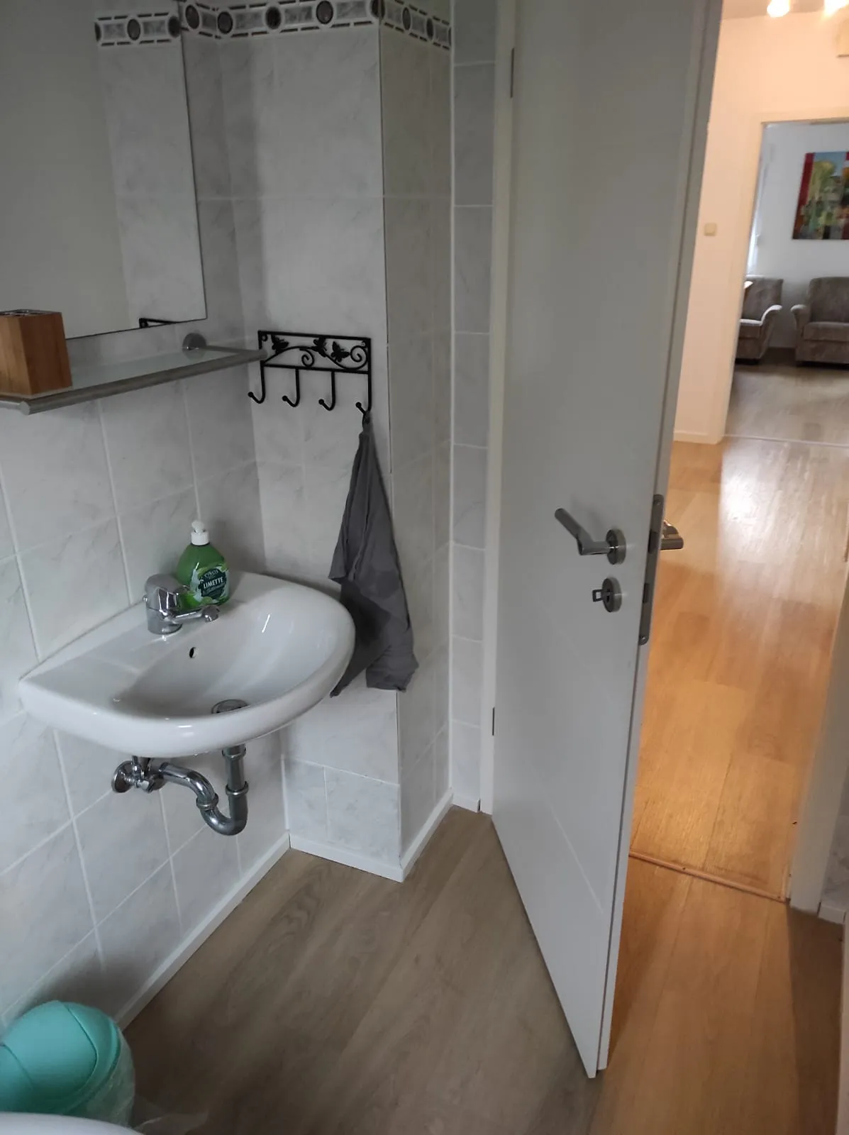 Gäste-WC mit Waschbecken
